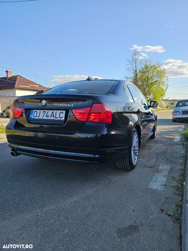 BMW Seria 3 320d - 4