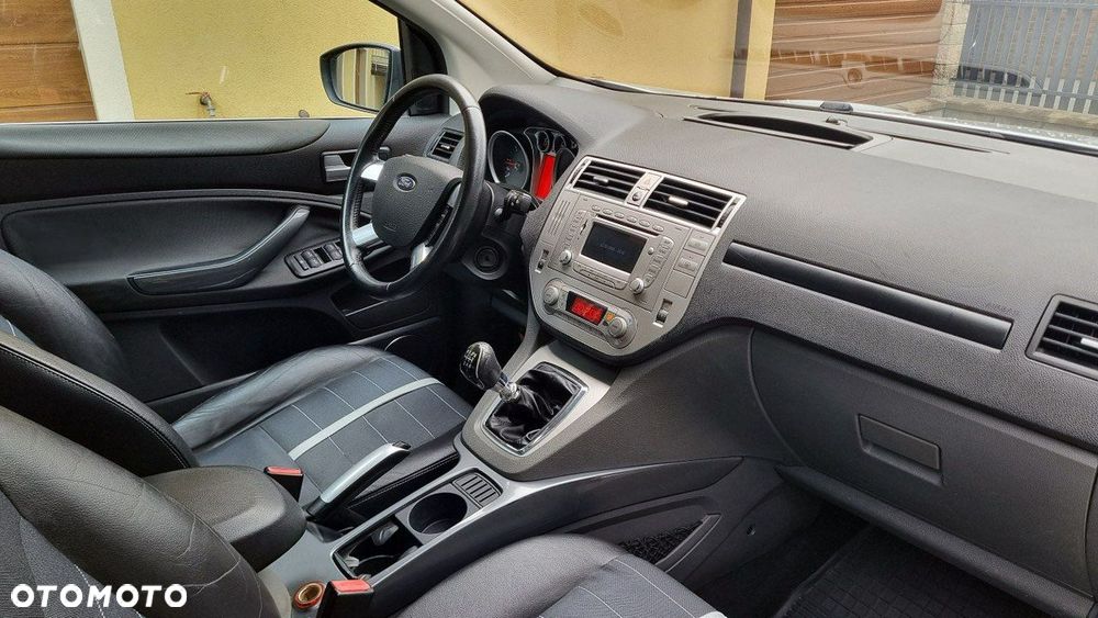 Ford Kuga - 12