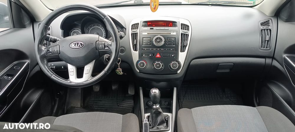 Kia Ceed 1.6 CRDi SW Spirit - 8