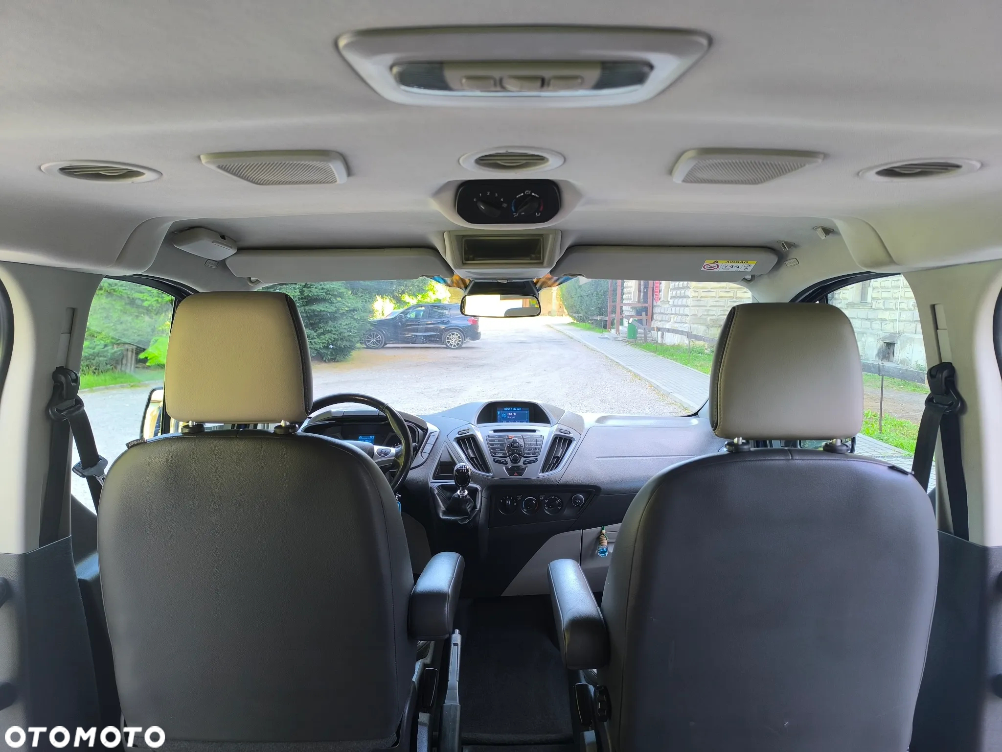 Ford Tourneo Custom 2.0 EcoBlue L2 Titanium - 24