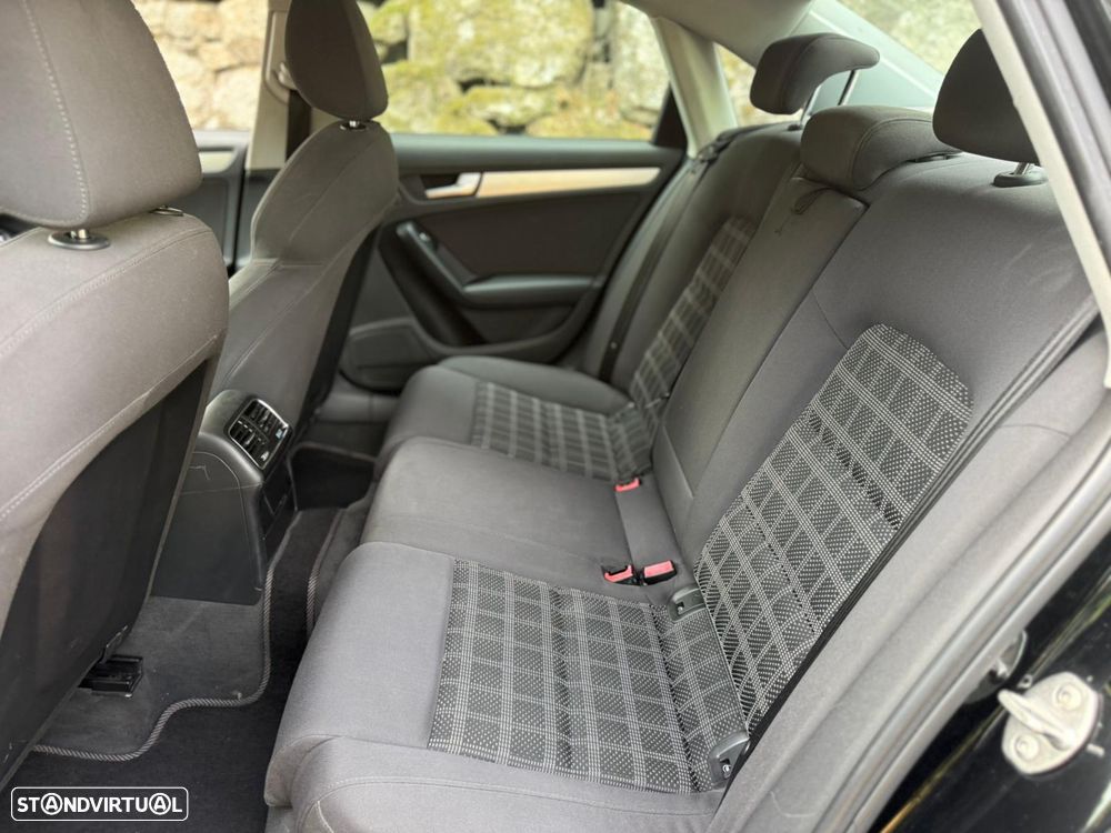 Audi A4 2.0 TDI DPF Attraction - 11