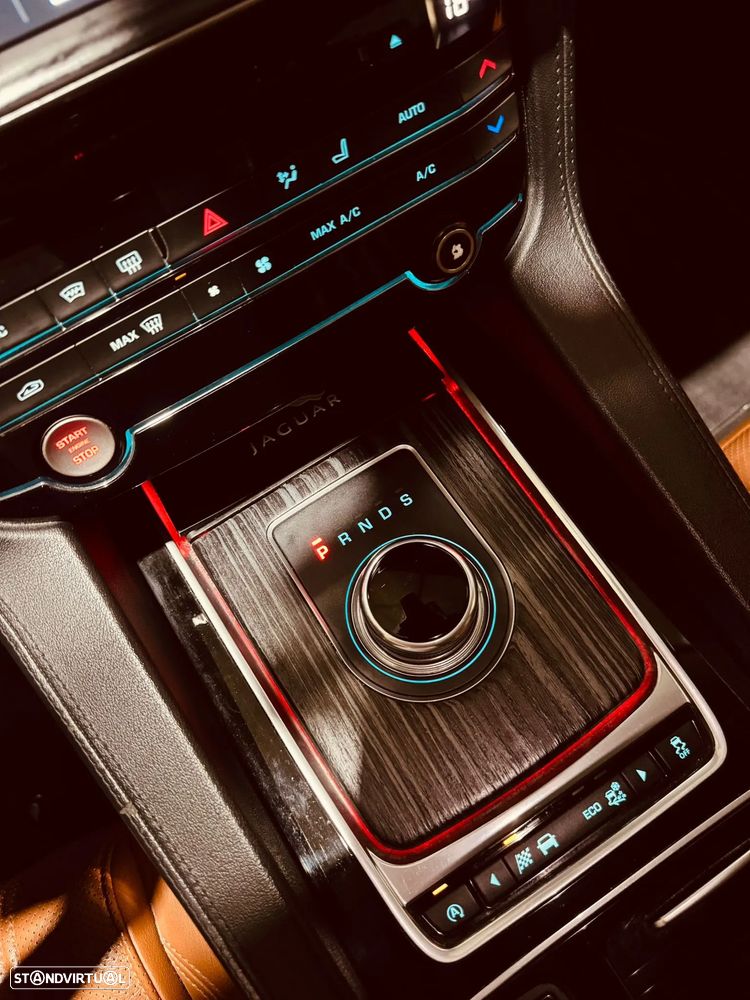 Jaguar F-Pace 3.0 TDV6 S AWD Aut. - 11