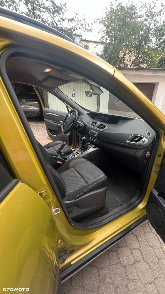 Renault Scenic dCi 110 Xmod Paris - 10