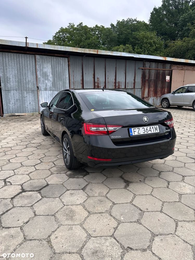 Skoda Superb 2.0 TDI 4x4 L&K DSG - 5