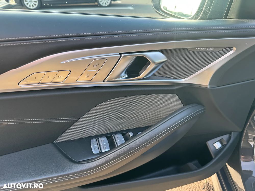 BMW Seria 8 840i Gran Coupe - 12