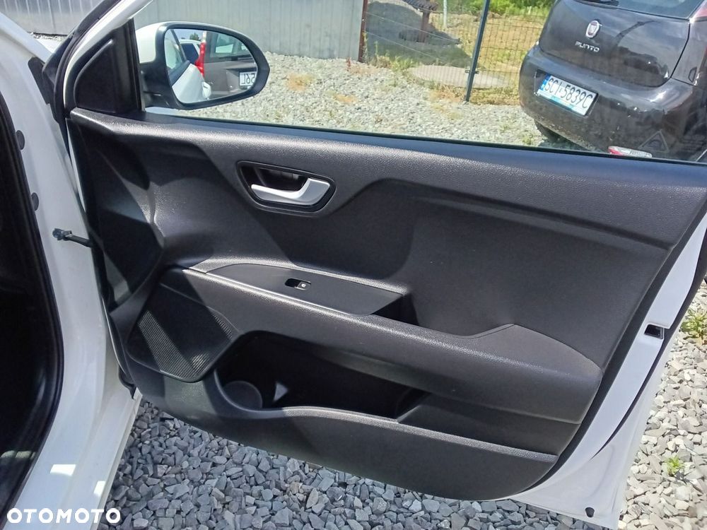 Kia Rio - 29