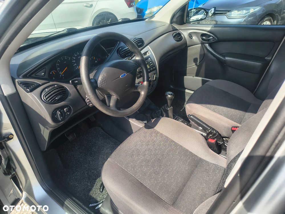 Ford Focus 1.6 Futura - 20