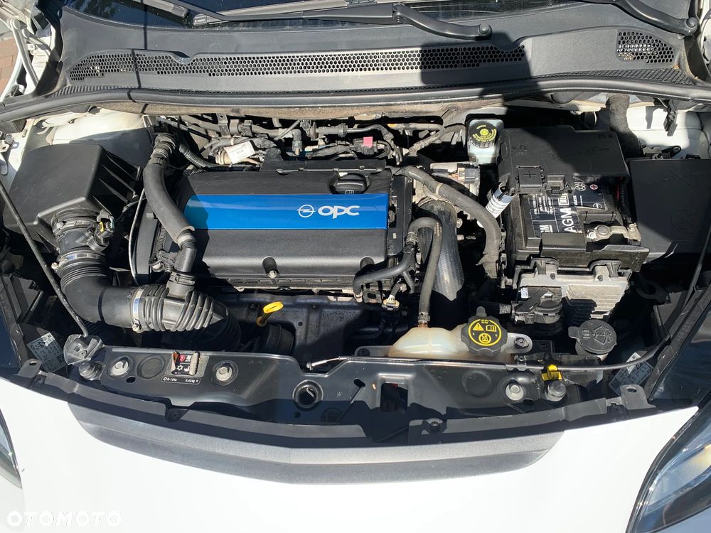Opel Corsa 1.6 T OPC - 21
