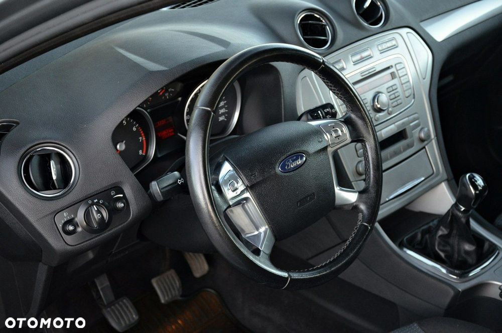Ford Mondeo - 23