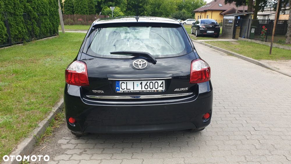 Toyota Auris 1.6 Sol - 11