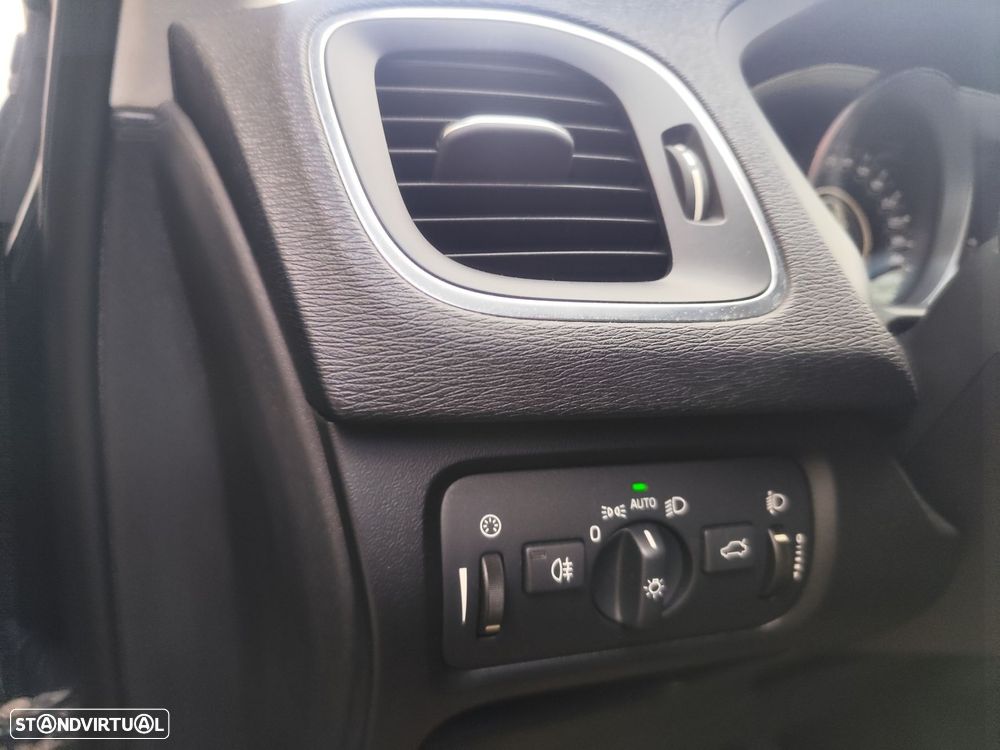 Volvo V40 Cross Country 1.6 D2 Momentum - 20