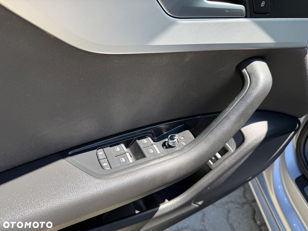 Audi A4 Limousine 2.0 TDI S tronic - 29