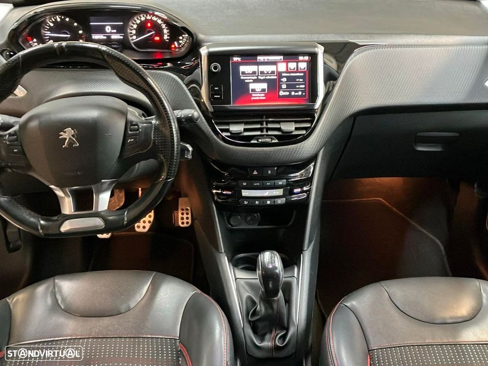 Peugeot 208 1.2 PureTech GT Line - 15