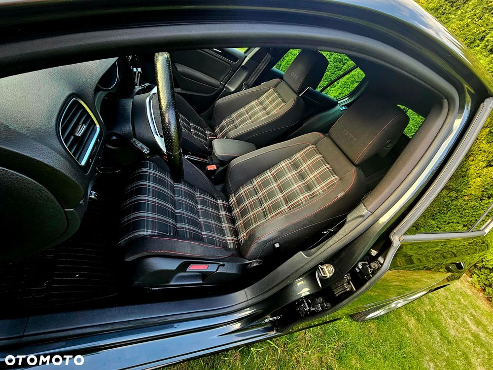 Volkswagen Golf 2.0 TSI GTI - 4
