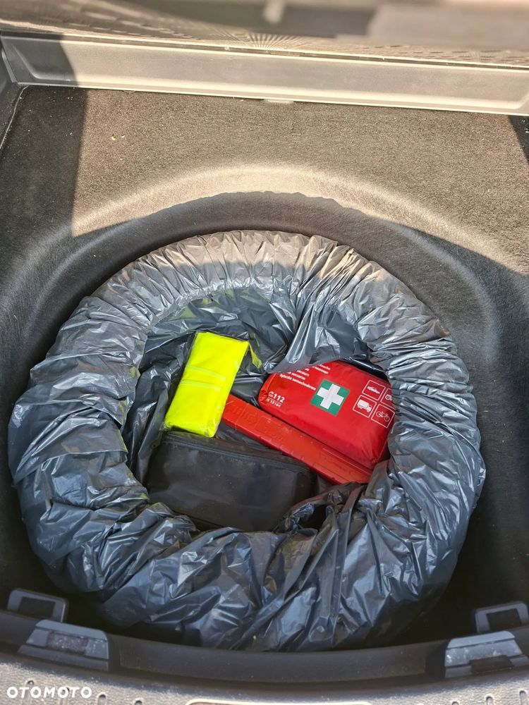 Toyota Corolla 1.8 Hybrid Comfort - 12