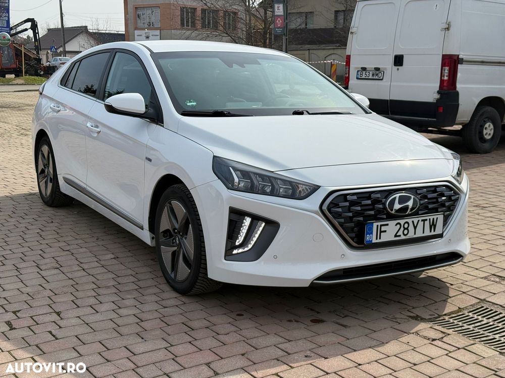 Hyundai IONIQ 1.6 GDI Premium - 2