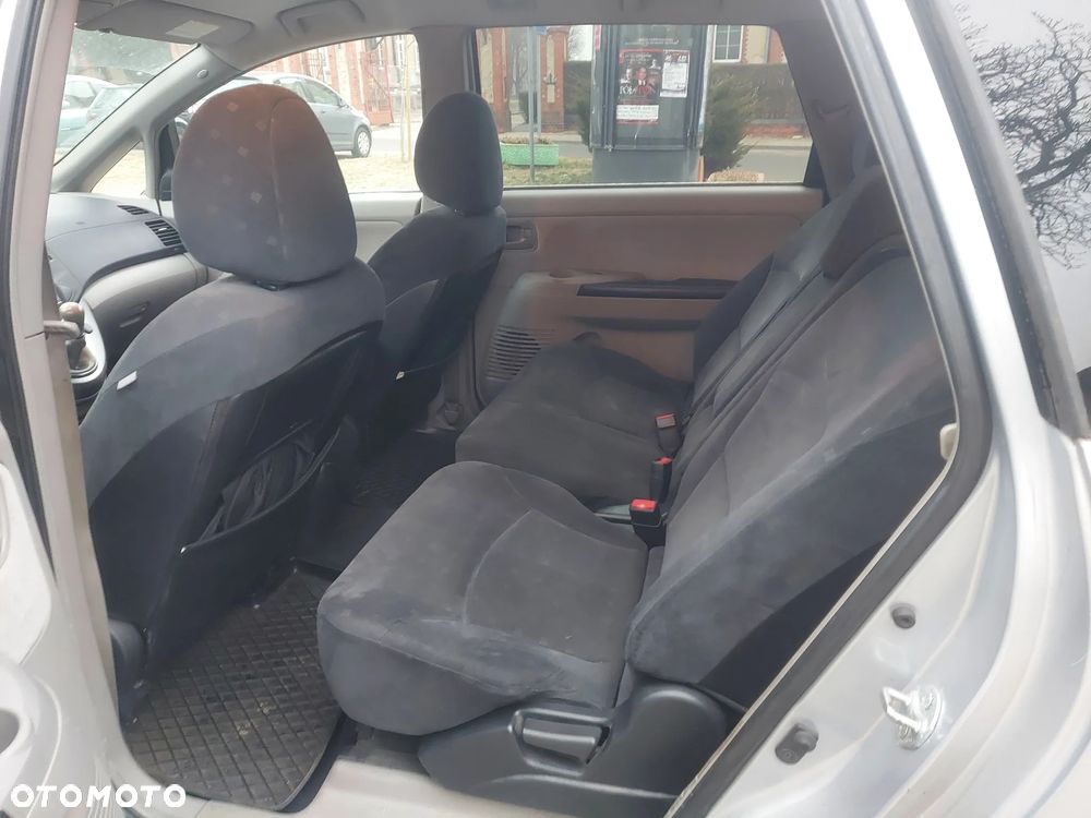 Mitsubishi Grandis 2.4 Intense - 13