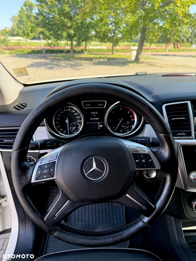 Mercedes-Benz ML - 11