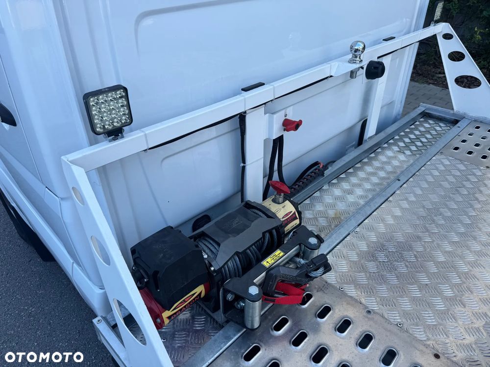 Mercedes-Benz SPRINTER - 24
