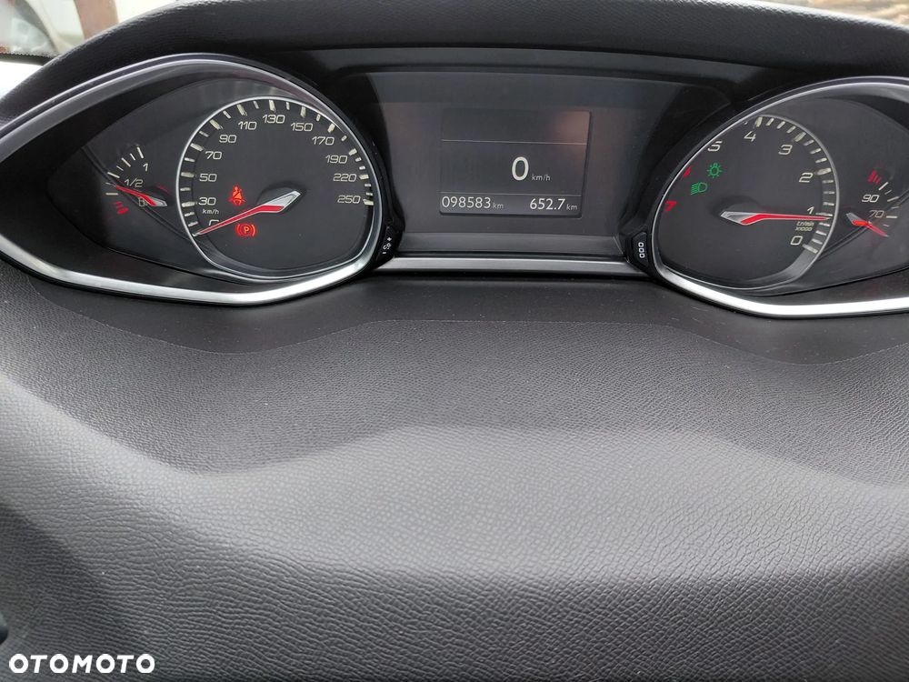 Peugeot 308 1.2 PureTech Allure S&S - 4