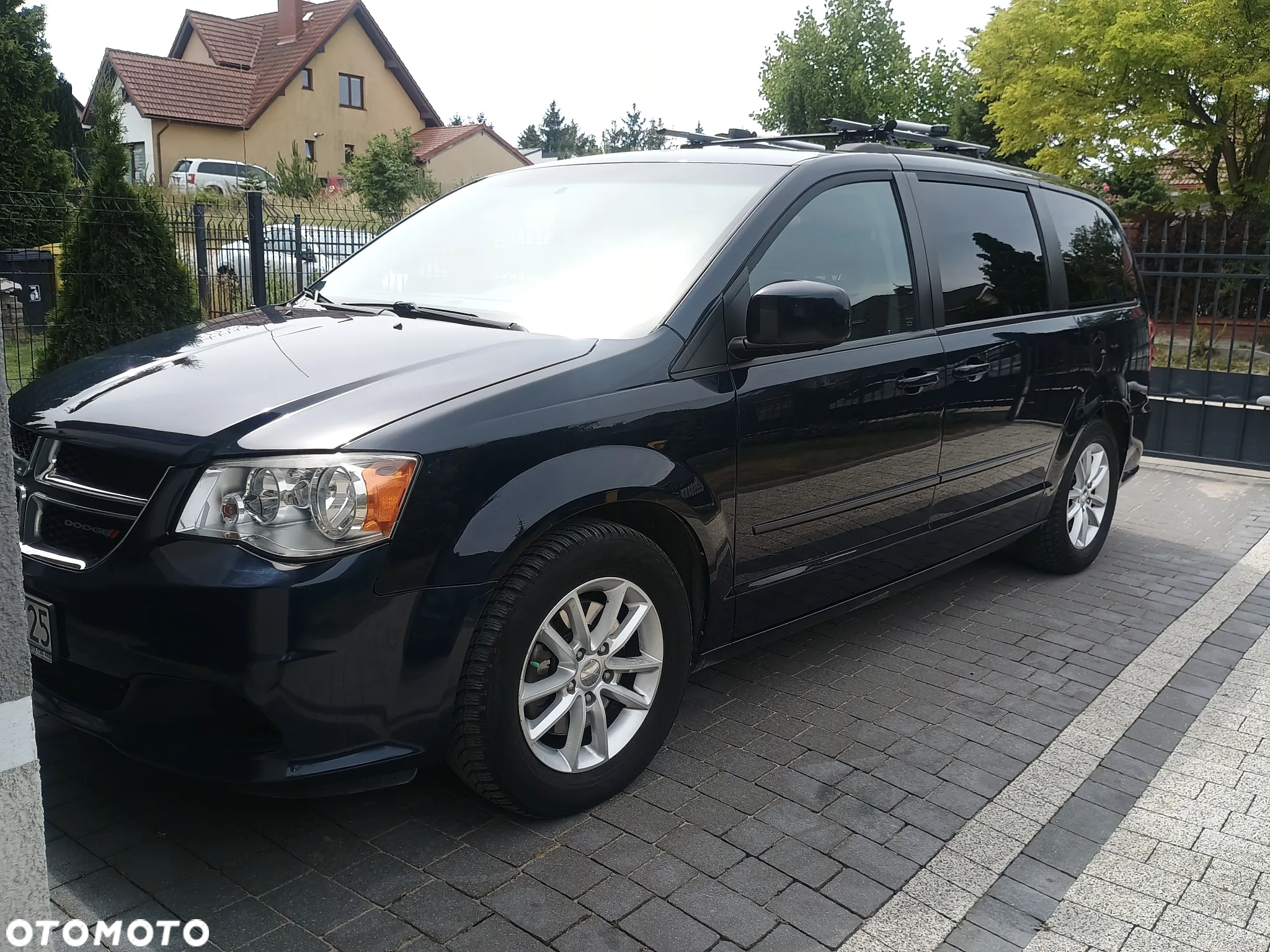 Dodge Grand Caravan - 2