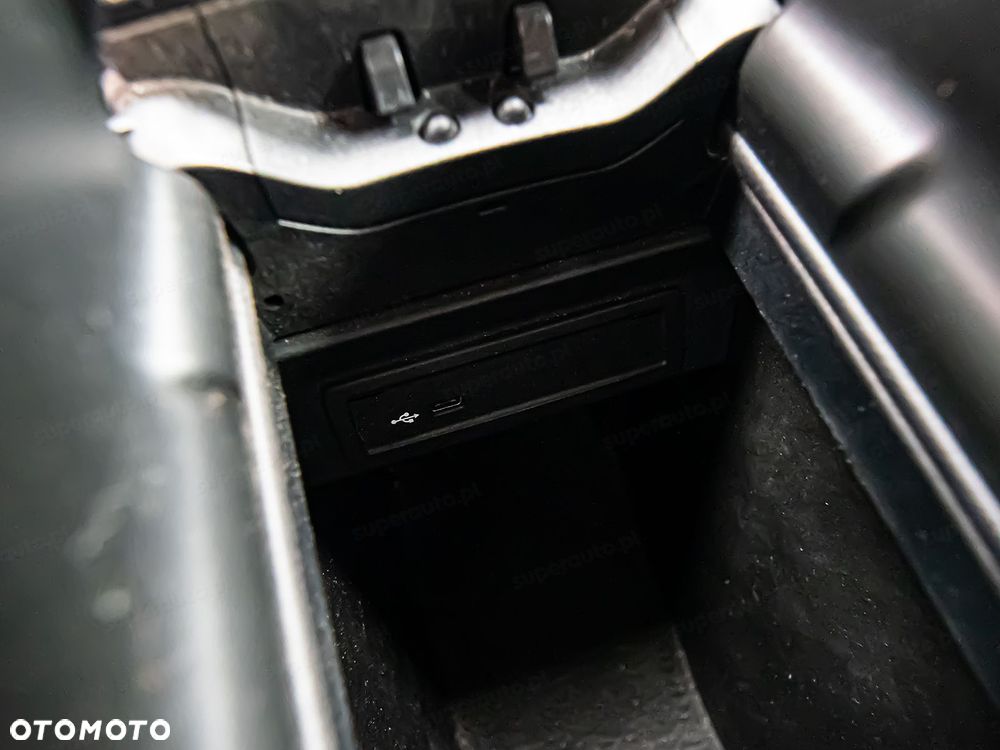 Mercedes-Benz GLB 200 d Progressive 8G-DCT - 22