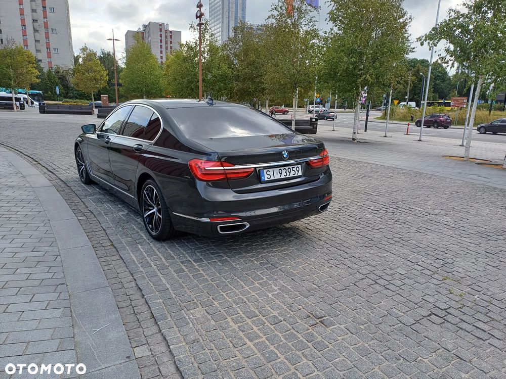 BMW Seria 7 750i xDrive Edition Exclusive - 11