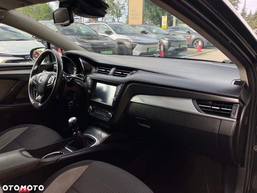 Toyota Avensis 2.0 D-4D Premium - 13