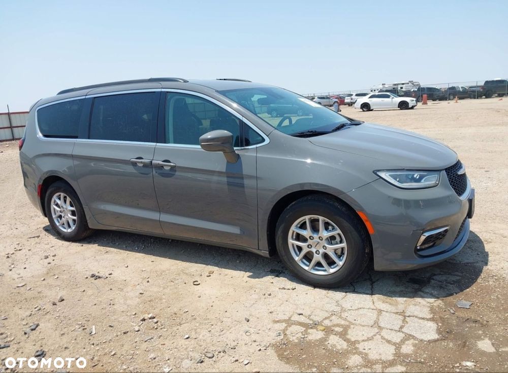 Chrysler Pacifica - 8