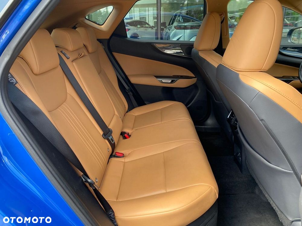 Lexus NX 350h Prestige AWD - 22