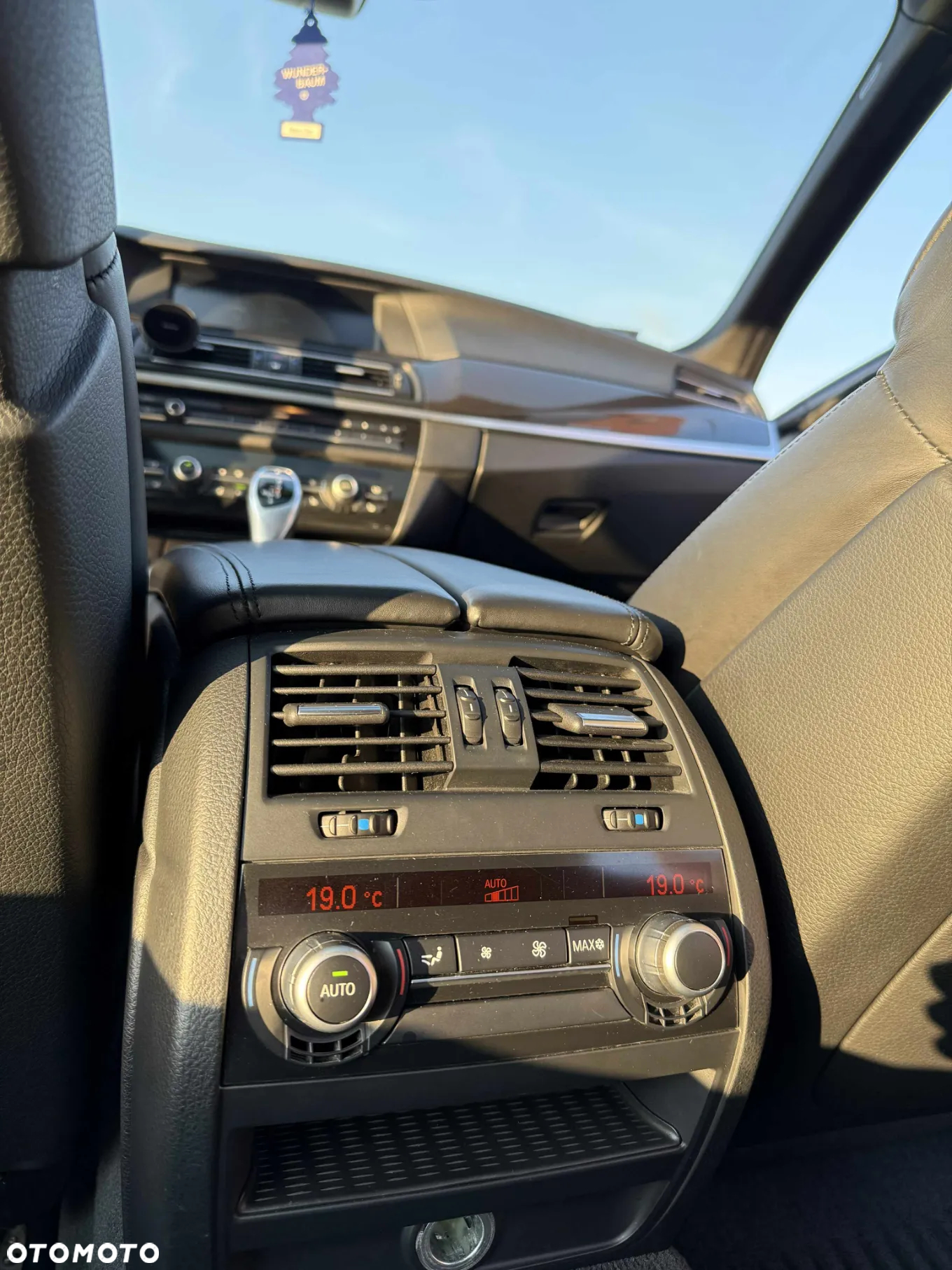 BMW Seria 5 550i - 13