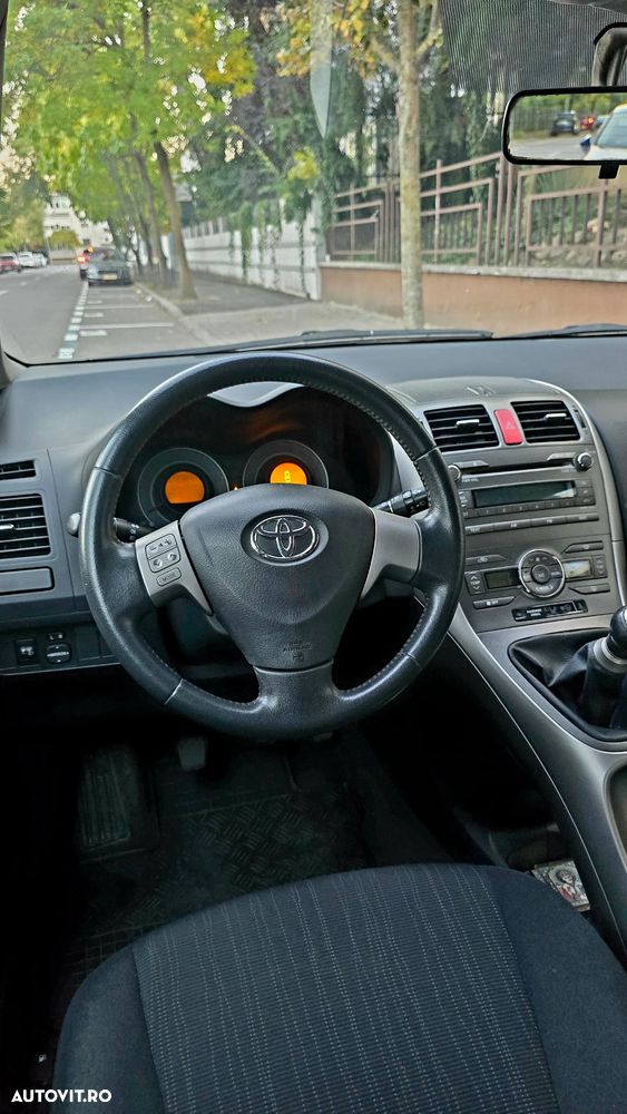 Toyota Auris 1.4 D-4D Luna - 6