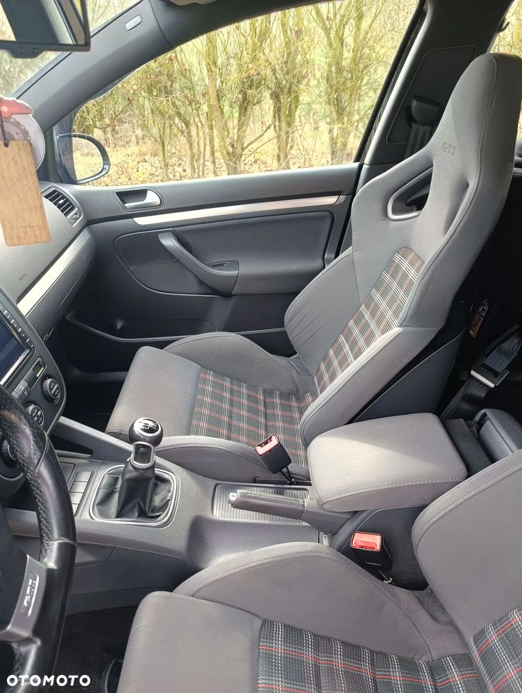 Volkswagen Golf 2.0 GTI - 12