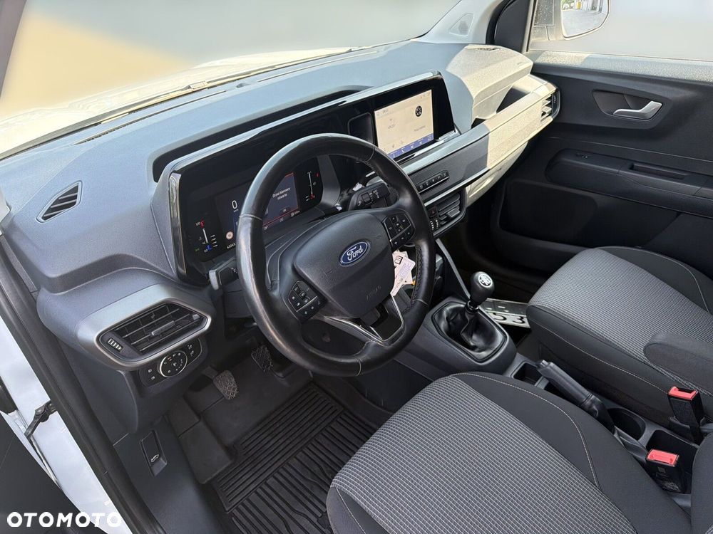 Ford transit-courier - 10