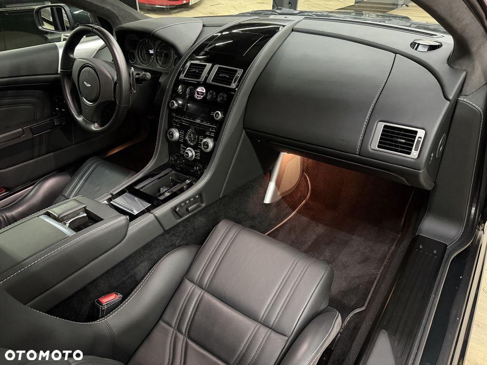 Aston Martin DBS Touchtronic - 9