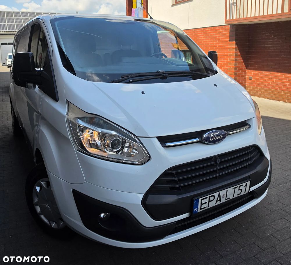 Ford TRANSIT CUSTOM - 1