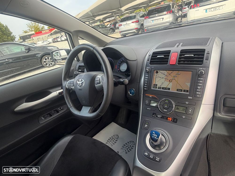 Toyota Auris 1.8 HSD Comfort +P.Sport+Navi - 10