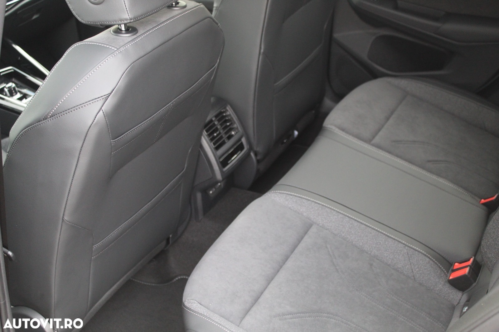 Volkswagen Golf 1.5 eTSI ACT DSG MHEV Style - 8