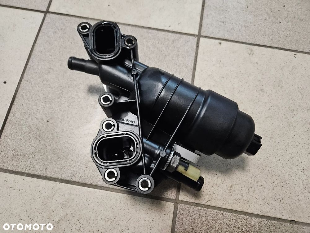 Obudowa filtra chłodniczka oleju Opel VIVARO Renault TRAFIC 1,6 DCI CDTI Biturbo 2016r - 1