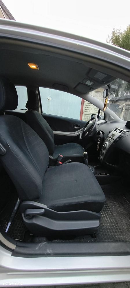 Toyota Yaris 1.3 Luna A/C - 9