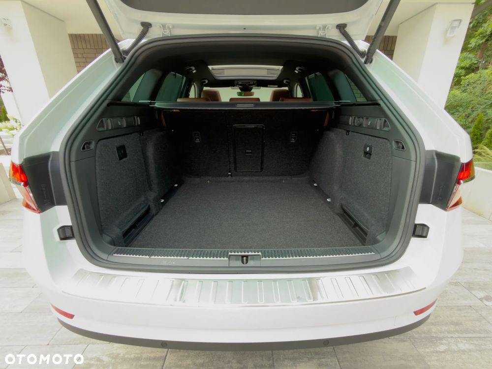 Skoda Superb 2.0 TDI 4x4 DSG L&K - 17