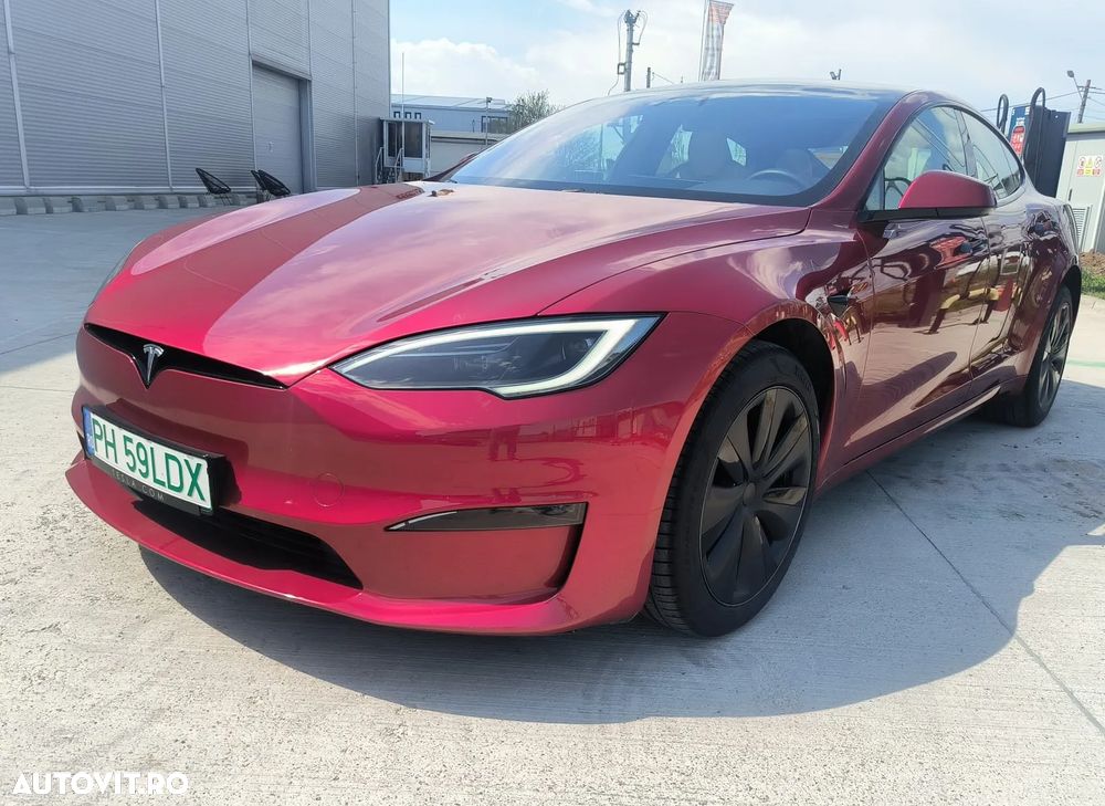 Tesla Model S - 3