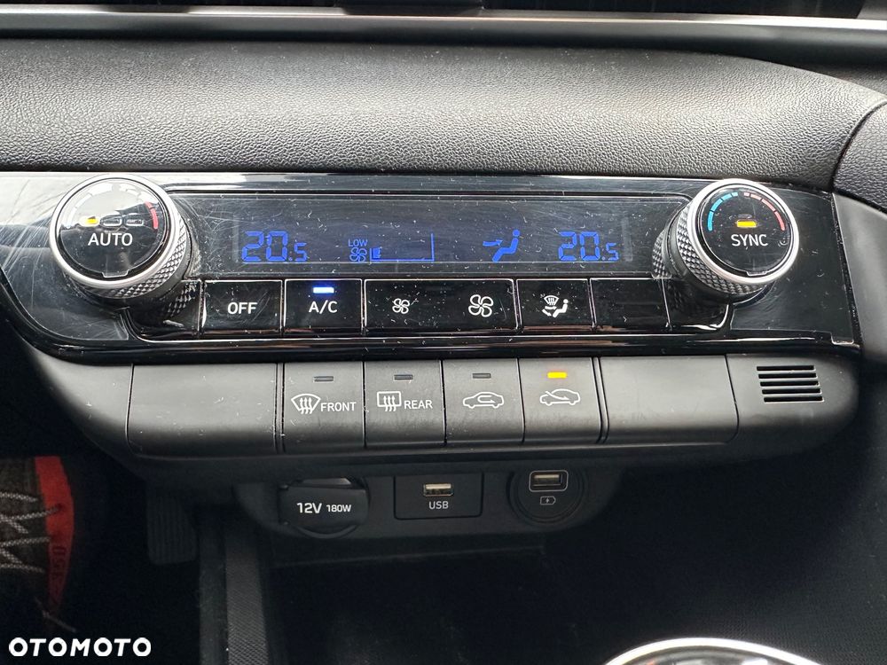 Hyundai Elantra - 11