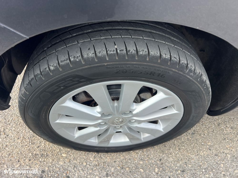 Toyota Auris - 14
