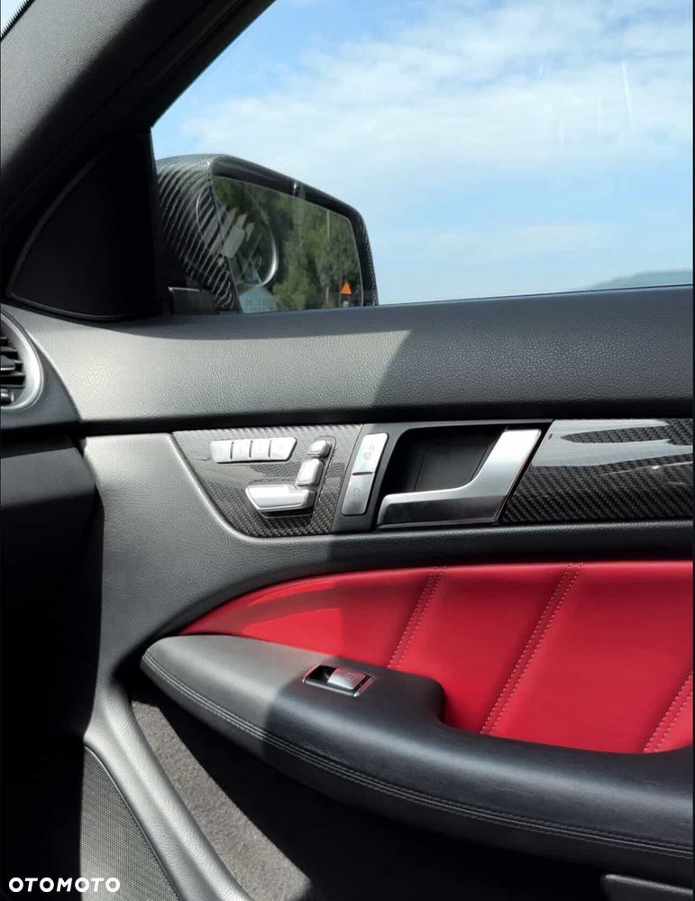 Mercedes-Benz Klasa C 63 AMG AMG SPEEDSHIFT MCT AMG Performance Package - 2