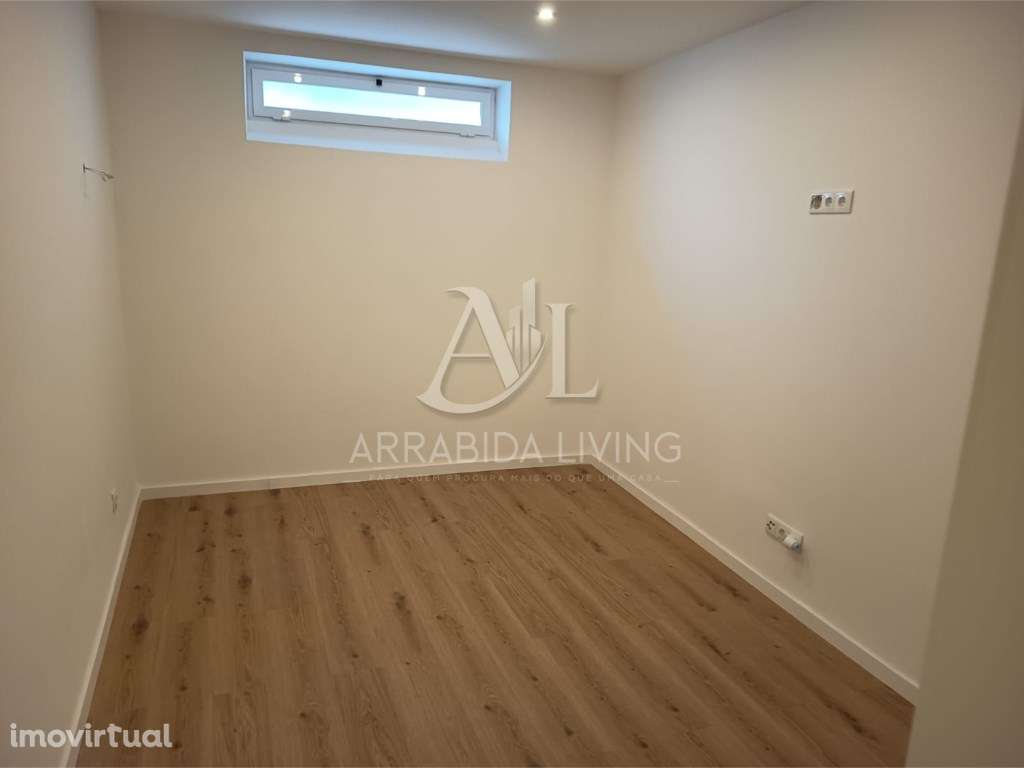 T2 +1 - C/ Quintal - Tebaida - Setúbal - Grande imagem: 4/18