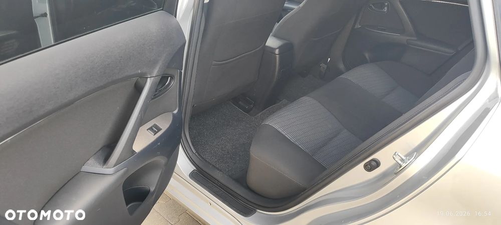 Toyota Avensis 2.2 D-4D Executive - 12