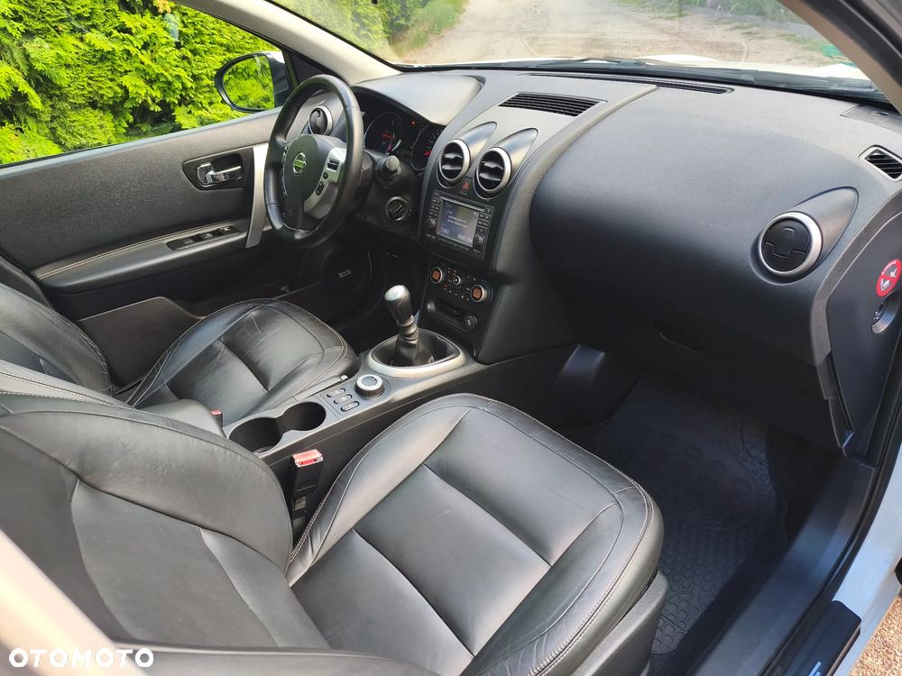 Nissan Qashqai 2.0 dCi 4 x 4 DPF tekna - 15