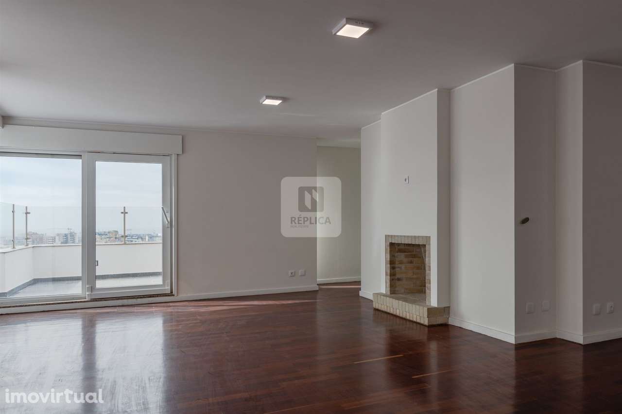 Apartamento T4 com Varanda de 31m2 e vista mar em Matosinhos - Grande imagem: 3/43