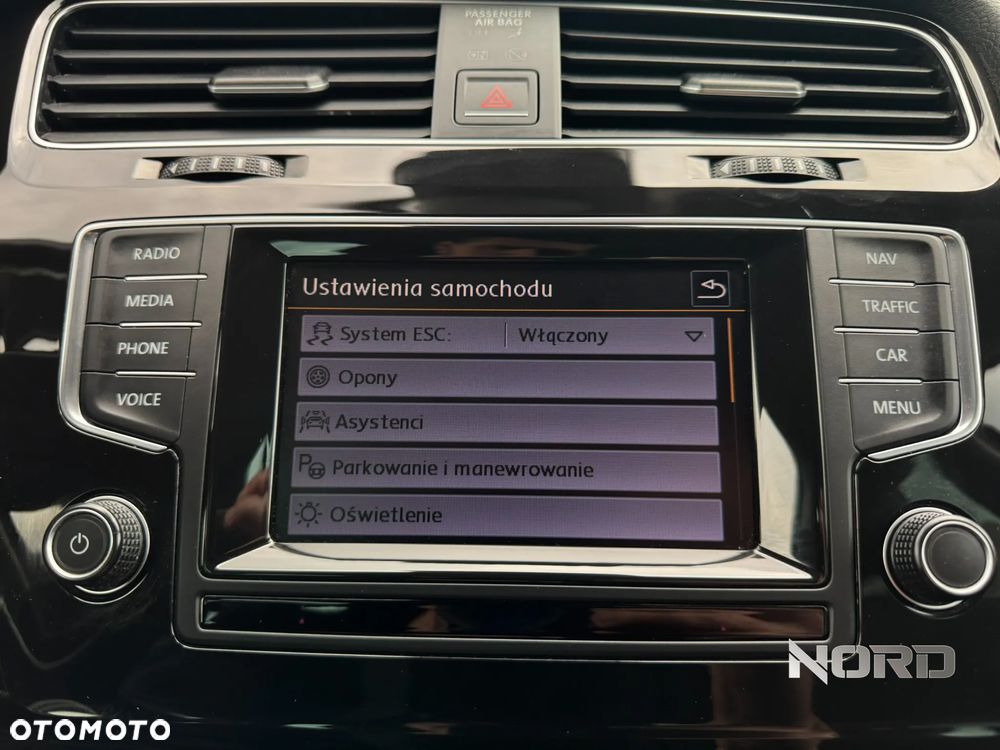 Volkswagen Golf 1.4 TSI BlueMotion Technology DSG Highline - 29